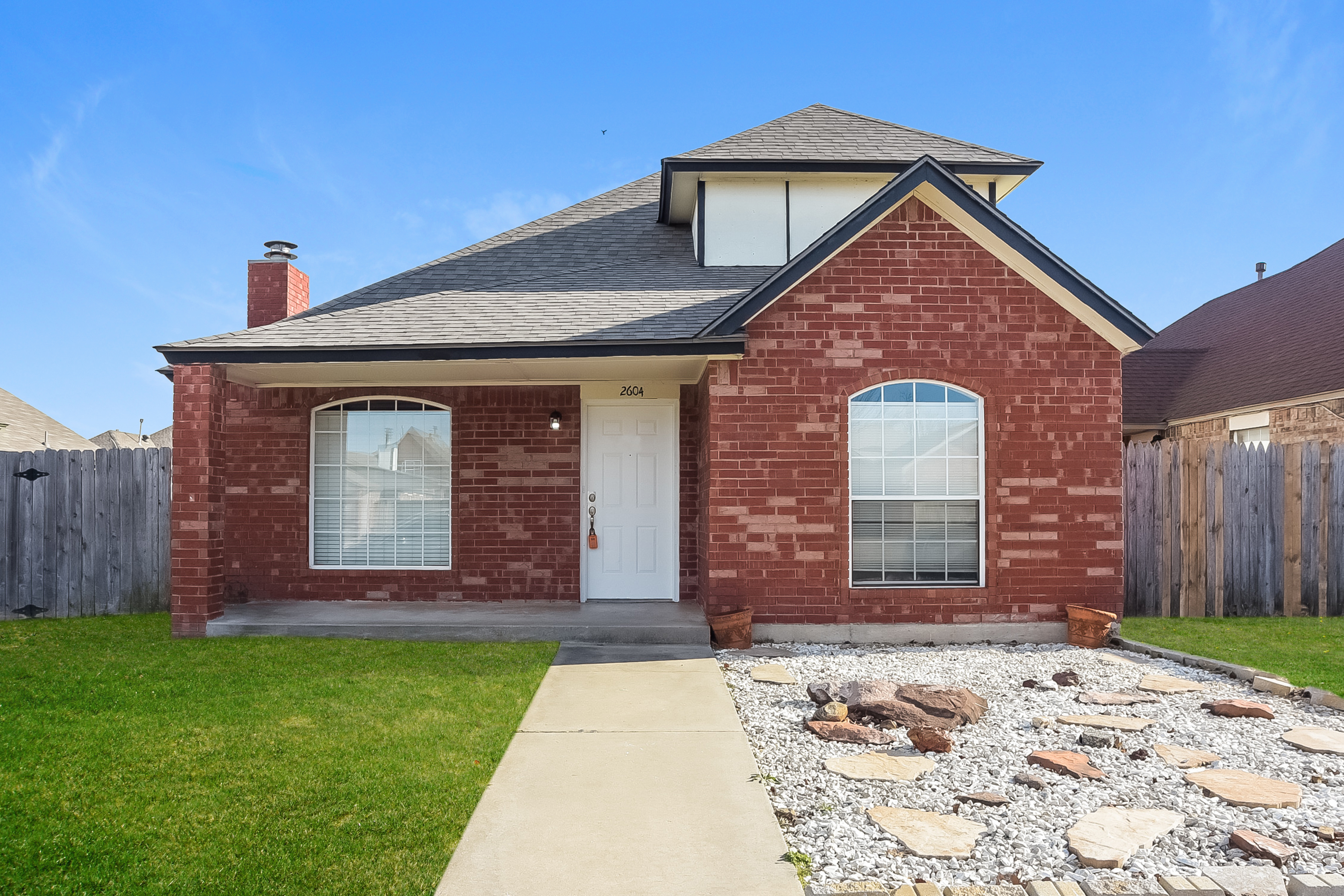 2604 BRIARCLIFF DR MOORE, OK 73170